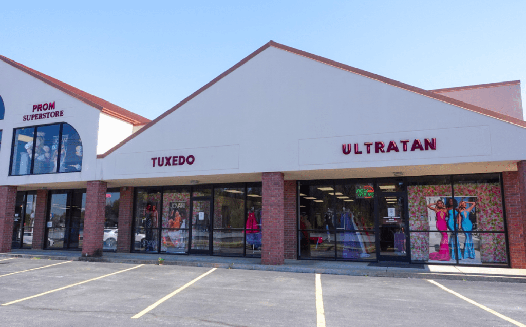 Storefront of Ultra Tan at First Impressions Jacksonville, AR